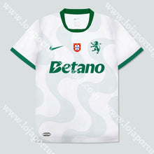 Carregar imagem no visualizador da galeria, NOVA CAMISOLA ALTERNATIVA BRANCA SPORTING CP 25/26