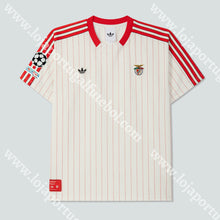 Carregar imagem no visualizador da galeria, NOVA CAMISOLA RETRO SL BENFICA x ADIDAS ORIGINALS 25/26