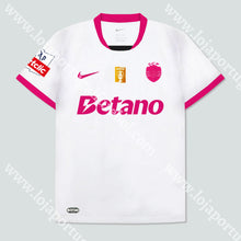 Carregar imagem no visualizador da galeria, NOVA CAMISOLA EDIÇÃO ESPECIAL ROSA SPORTING CP 25/26
