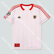 Carregar imagem no visualizador da galeria, NOVA CAMISOLA RETRO SL BENFICA x ADIDAS ORIGINALS 25/26
