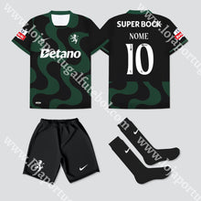 Carregar imagem no visualizador da galeria, NOVO KIT CRIANÇA ALTERNATIVO PRETO SPORTING CP 25/26
