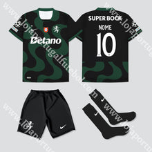 Carregar imagem no visualizador da galeria, NOVO KIT CRIANÇA ALTERNATIVO PRETO SPORTING CP 25/26
