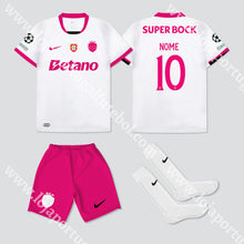 Carregar imagem no visualizador da galeria, NOVO KIT CRIANÇA EDIÇÃO ESPECIAL ROSA SPORTING CP 25/26

