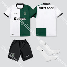 Carregar imagem no visualizador da galeria, NOVO KIT CRIANÇA STROMP SPORTING CP 25/26 1-2 Anos
